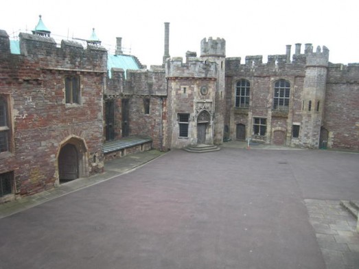 Berkeley_Castle_04